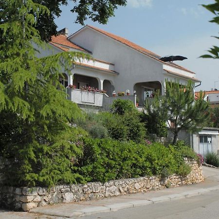 Apartments With A Parking Space Njivice, Krk - 5427 Екстер'єр фото
