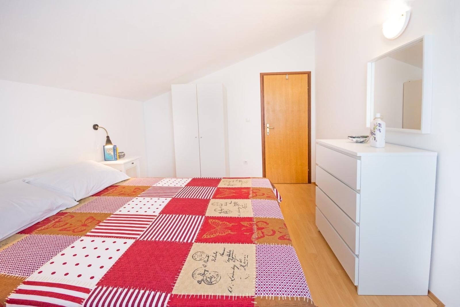 Apartments With A Parking Space Njivice, Krk - 5427 Номер фото